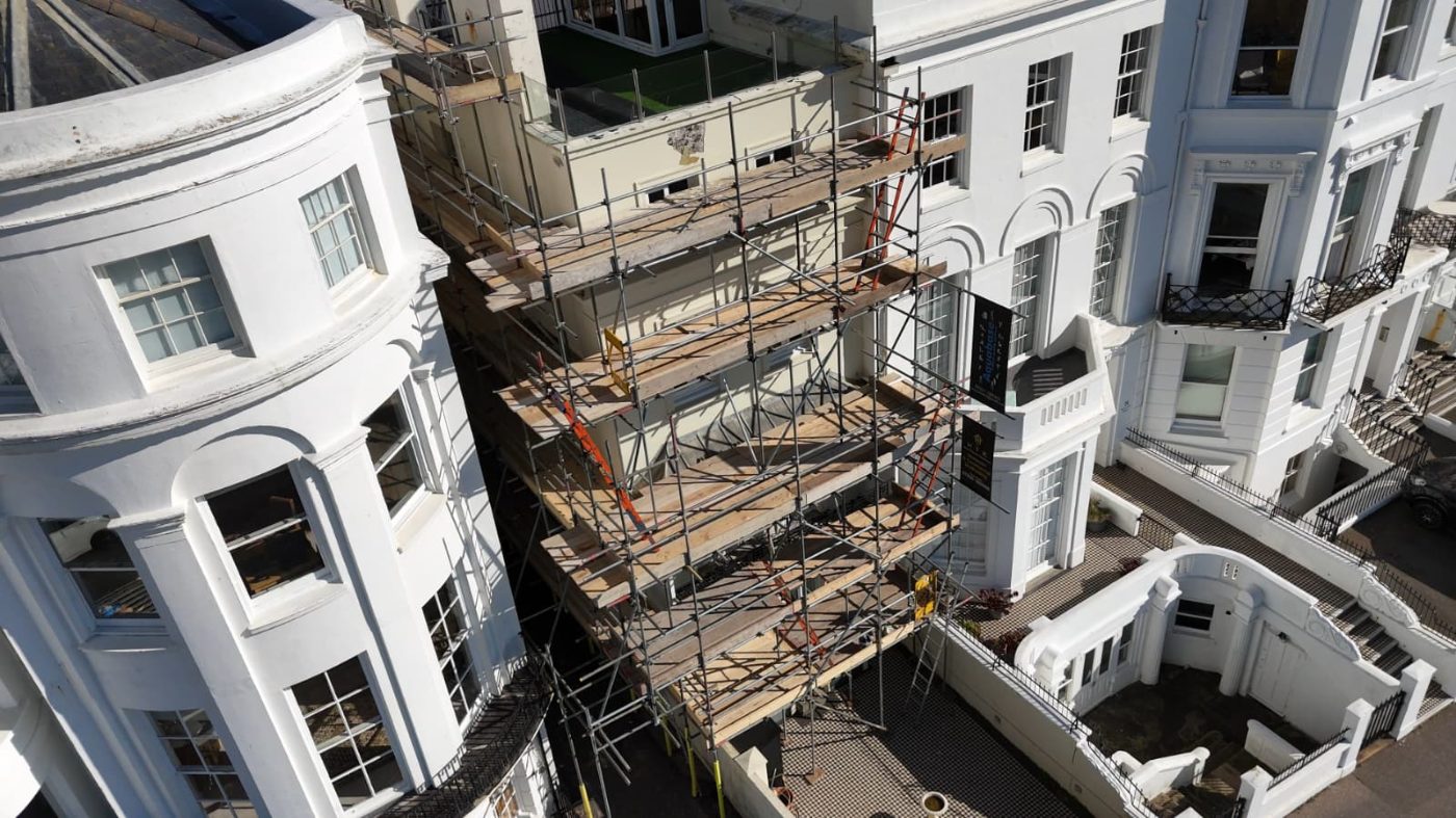 Seafront property maintenance scaffold in Brighton